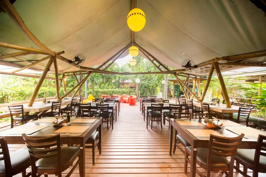Ambiente - Restaurante Treze Luas - Ilha do Mel - Pr