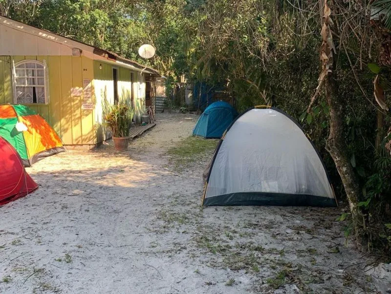 Área do camping da Pousada e Camping Verde Mel