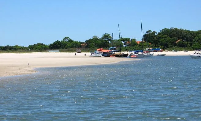 Barcos na Praia da Bóia