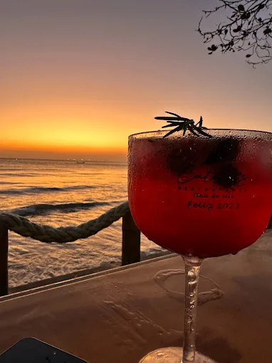 drink ao pôr-do-sol