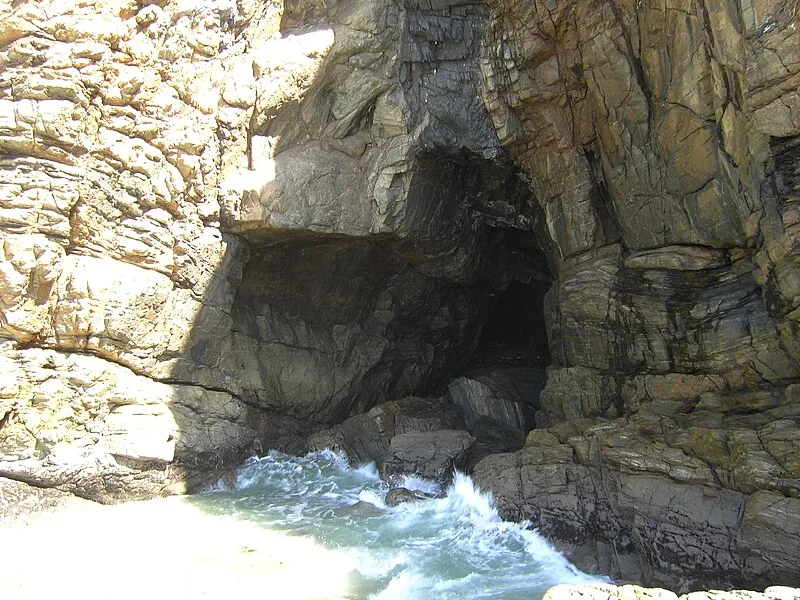 Gruta das Encantadas - Ilha do Mel - Pr