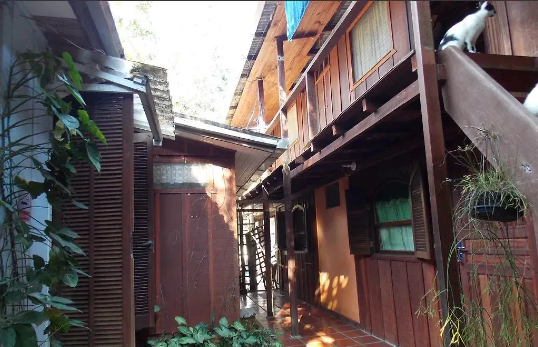 Parte externa da Pousada da Lua, Ilha do Mel PR