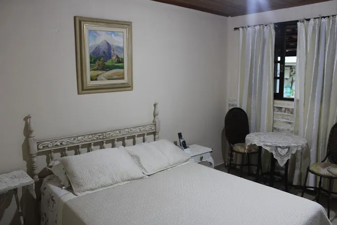 quarto com cama de casal