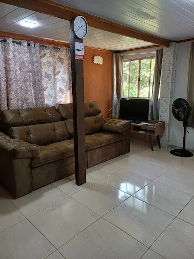 sala com sofá