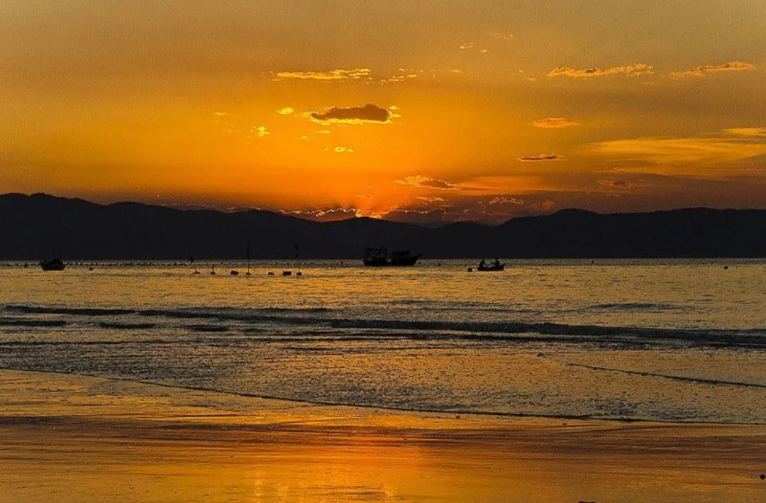 Foto Por do Sol Ponta Oeste