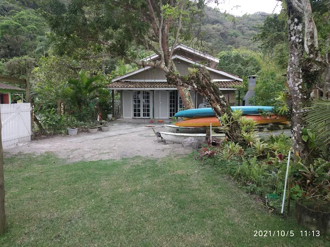 àrea externa próxima a natureza