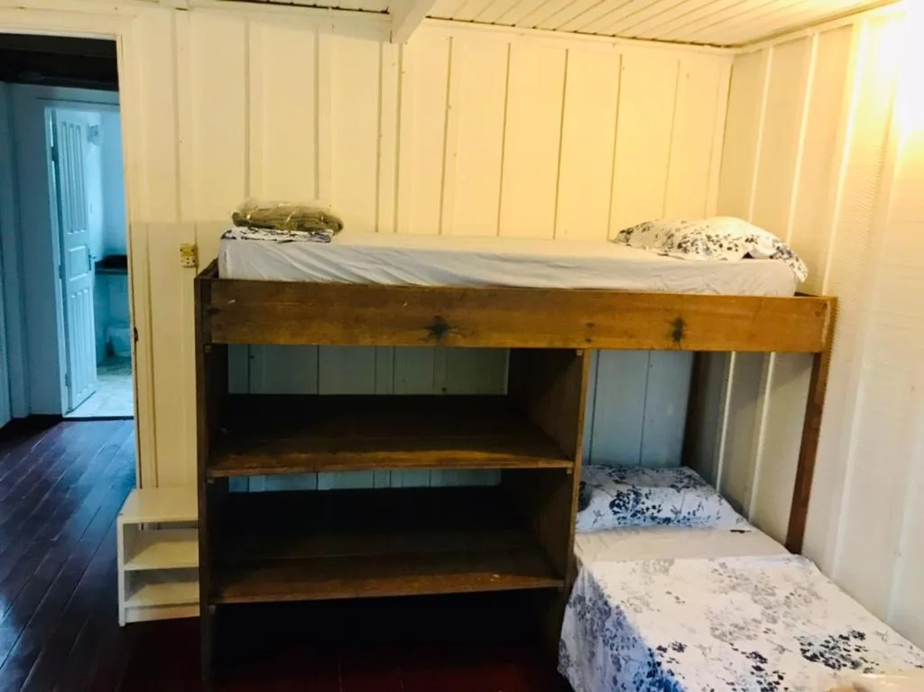 Quarto Família - Pousadinha - Ilha do Mel - Pr
