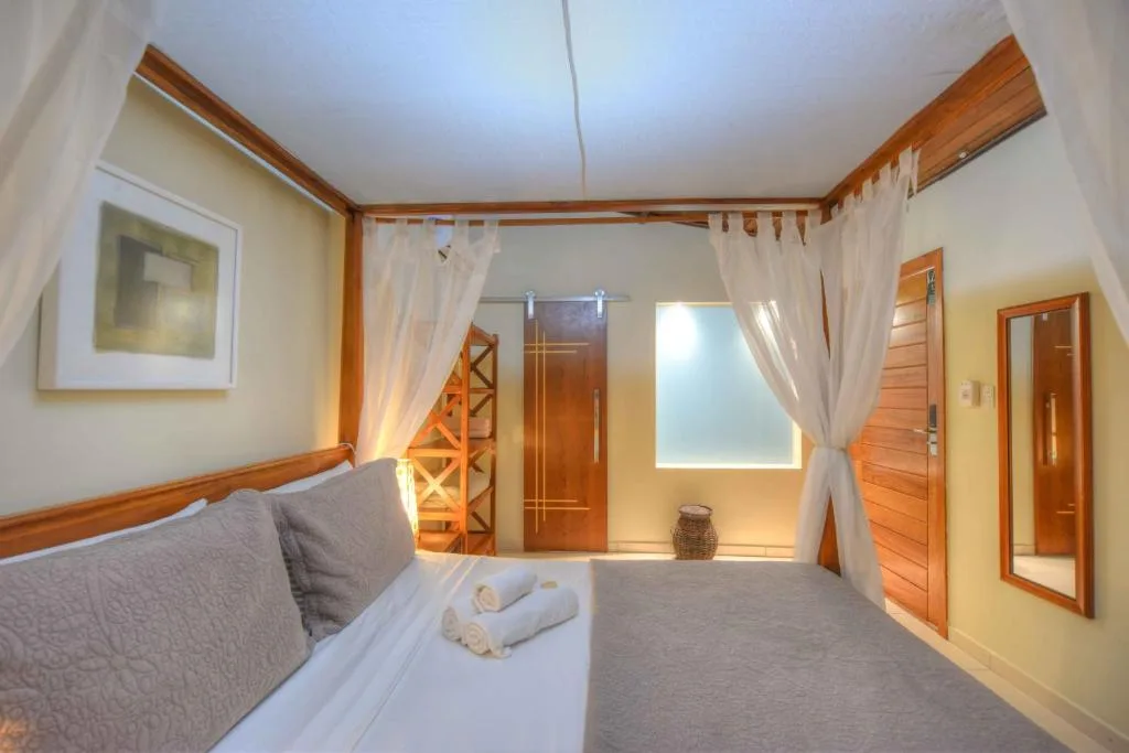 Quartos lindos e luminosos - Pousada Treze Luas- Ilha do Mel - Pr